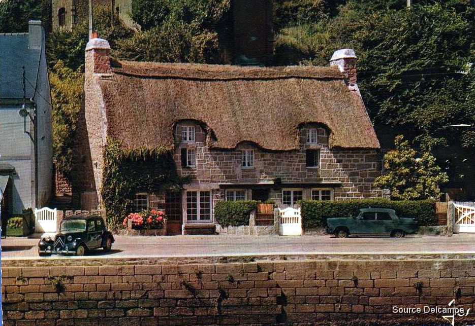 29 Pont Aven Les Quais.jpg